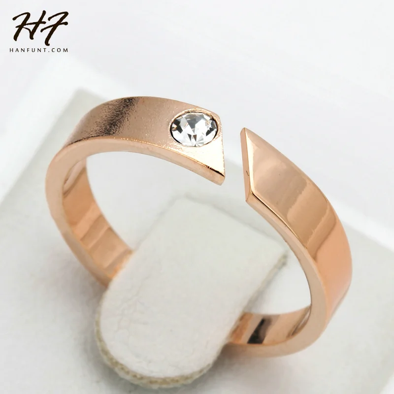 R097 Concise Engagement Rings for Women Men Rose Gold Color jewelry Made with Genuine Austrian Crystal Xmas Gift
R097 Concise Engagement Rings for Women Men Rose Gold Color jewelry Made with Genuine Austrian Crystal Xmas Gift