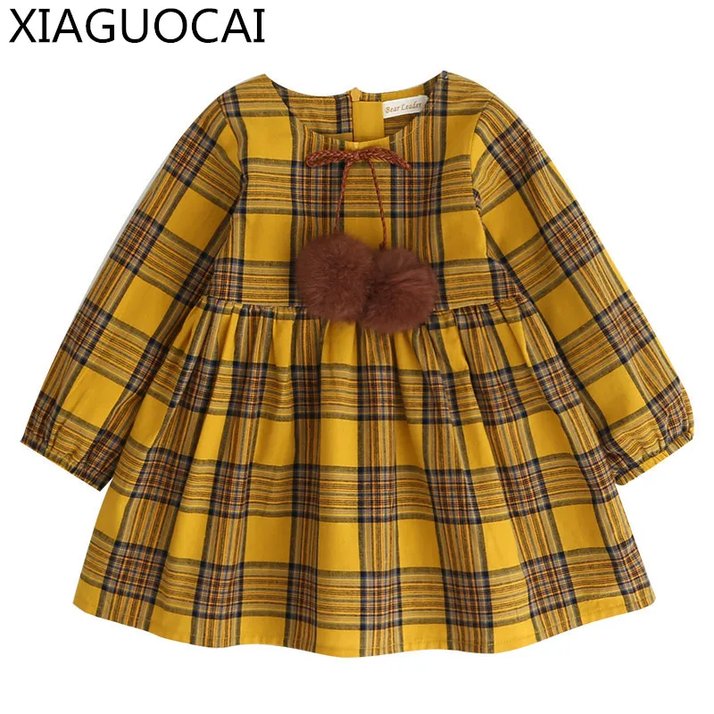 2018 Autumn Girls Dress England Style Fur Ball Bow Design Yellow Plaid Princess Long Sleeve Lovely Dress Children Clothes C4 10
2018 Autumn Girls Dress England Style Fur Ball Bow Design Yellow Plaid Princess Long Sleeve Lovely Dress Children Clothes C4 10