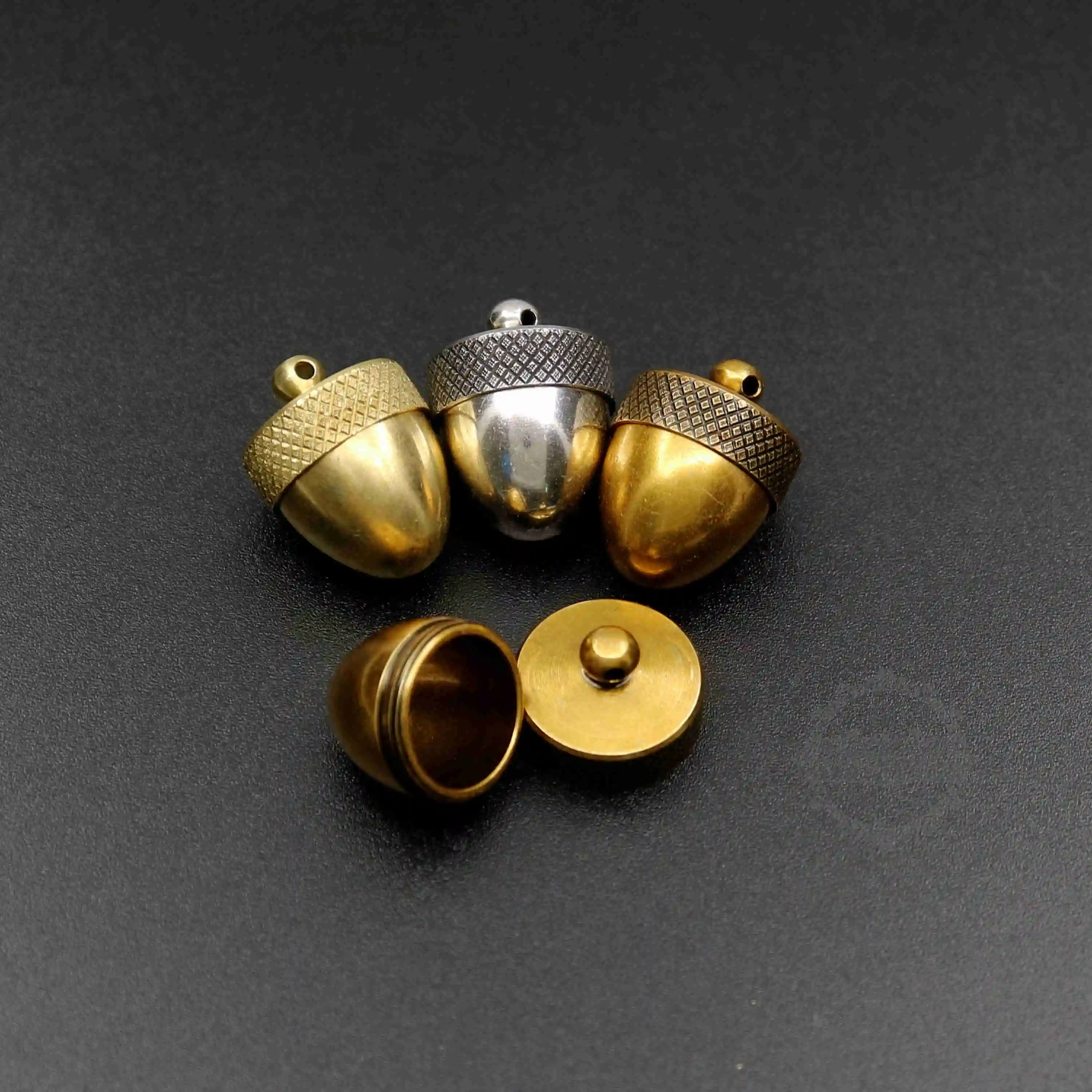 20x25mm vintage raw brass antiqued silver bronze acorn nut locket memorial vial cremation urn secret stash canister 1800405
20x25mm vintage raw brass antiqued silver bronze acorn nut locket memorial vial cremation urn secret stash canister 1800405