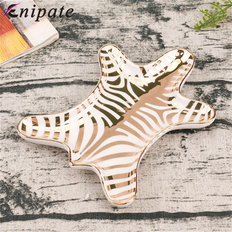 Enipate Nordic Gold Tiger Skin Ceramic Trays Decorative Zebra Jewelry Dish Rings Bracelets Earrings Plate Holder Snack Dish
Enipate Nordic Gold Tiger Skin Ceramic Trays Decorative Zebra Jewelry Dish Rings Bracelets Earrings Plate Holder Snack Dish
