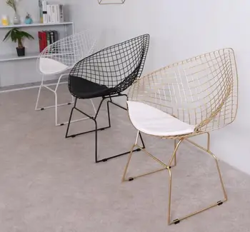 Nordic creative hollow barbed wire chair iron art modern simple personality dining chair leisure dining room golden chair.
Nordic creative hollow barbed wire chair iron art modern simple personality dining chair leisure dining room golden chair.