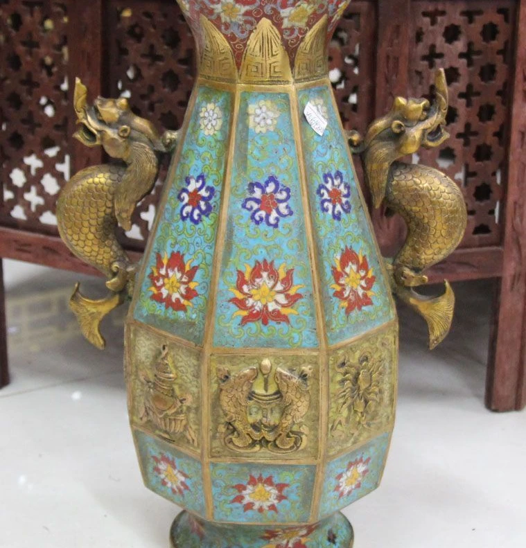 Cloisonne Bronze Gild Dragon Fish Handle 8 Auspicious Symbol Flower Bottle Vase
Cloisonne Bronze Gild Dragon Fish Handle 8 Auspicious Symbol Flower Bottle Vase