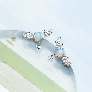 MloveAcc Authentic 925 Sterling Silver Earrings for Women Top Quality Animal Bat Stud Earrings Fashion Jewelry
MloveAcc Authentic 925 Sterling Silver Earrings for Women Top Quality Animal Bat Stud Earrings Fashion Jewelry