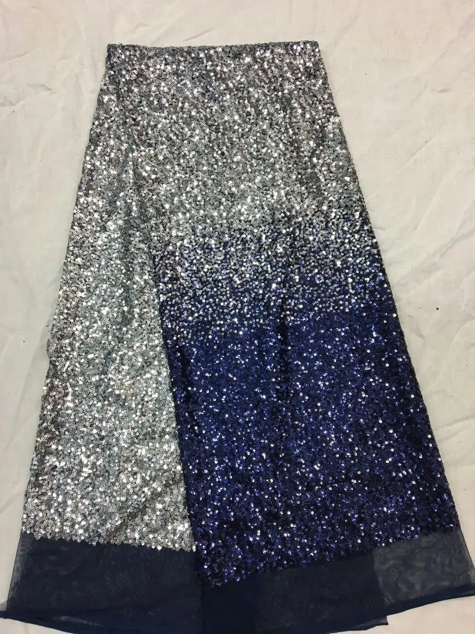 5 yards xz001-3 blue silver # floral luxury Sequin embroidery net mesh lace fabric for dress sawing/party dress/occassion
5 yards xz001-3 blue silver # floral luxury Sequin embroidery net mesh lace fabric for dress sawing/party dress/occassion