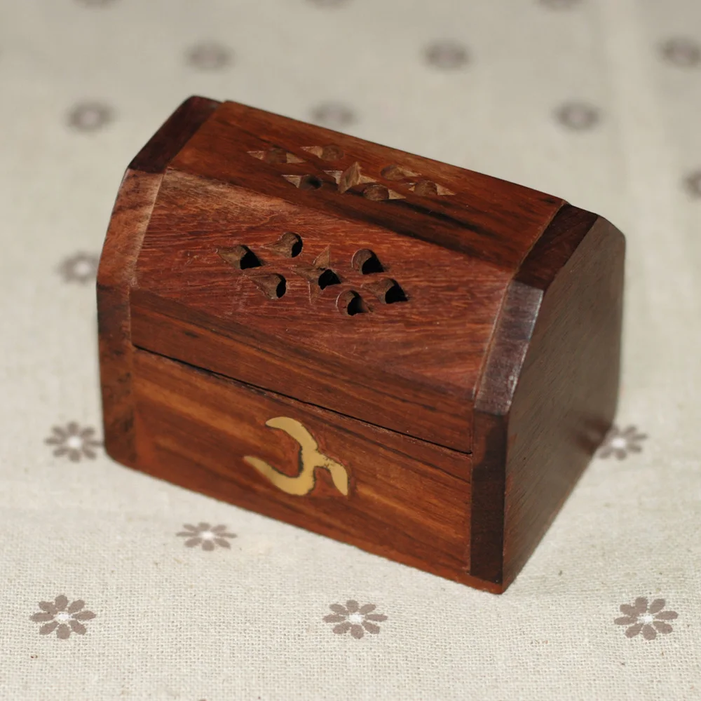 India Rosewood, hollow, small Incense fumigating box, pure handmade, cone incense burner, incense tower, Sheesham wood censer
India Rosewood, hollow, small Incense fumigating box, pure handmade, cone incense burner, incense tower, Sheesham wood censer