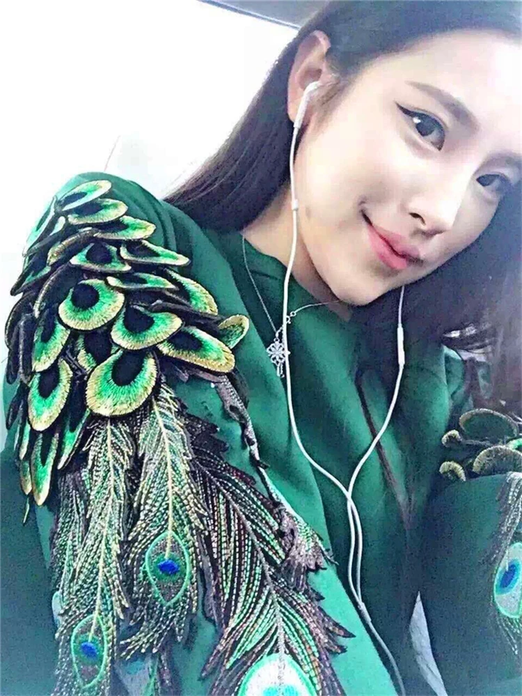 Spring Autumn Women Sweatshirt Embroidery Peacock Feathers Wings Loose O-Neck pullover Fashion Cotton Hoodie Sweatshirt Q1689
Spring Autumn Women Sweatshirt Embroidery Peacock Feathers Wings Loose O-Neck pullover Fashion Cotton Hoodie Sweatshirt Q1689