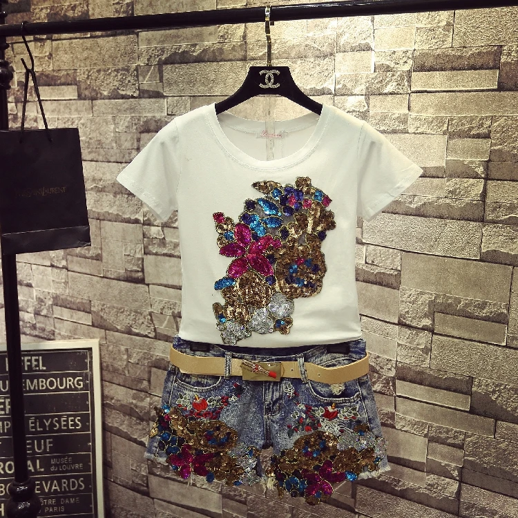 New Fashion Summer Women's Diamond Flower Sequins Short Sleeve T-shirt + Hole Ripped Jeans Shorts Two Piece Girls Shorts Set
New Fashion Summer Women's Diamond Flower Sequins Short Sleeve T-shirt + Hole Ripped Jeans Shorts Two Piece Girls Shorts Set
