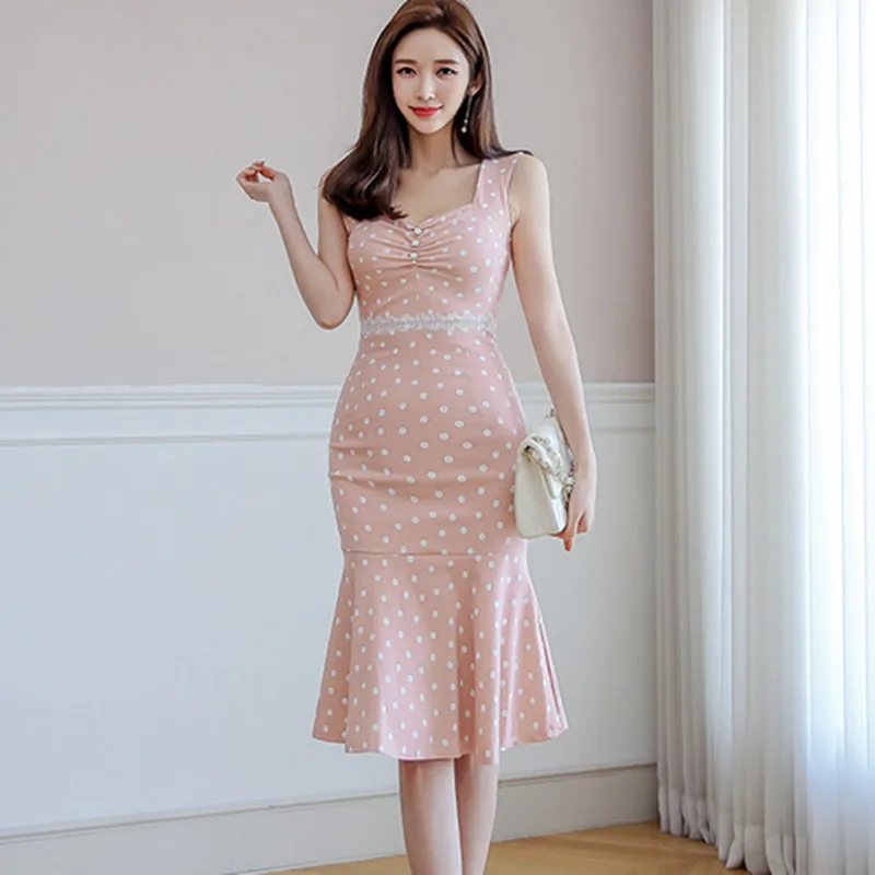 HIGH QUALITY 2019 Summer Dot Print Cute Vestidos Bodycon Sleeveless Vest Knee-Length Sexy Fishtail Party Dress
HIGH QUALITY 2019 Summer Dot Print Cute Vestidos Bodycon Sleeveless Vest Knee-Length Sexy Fishtail Party Dress