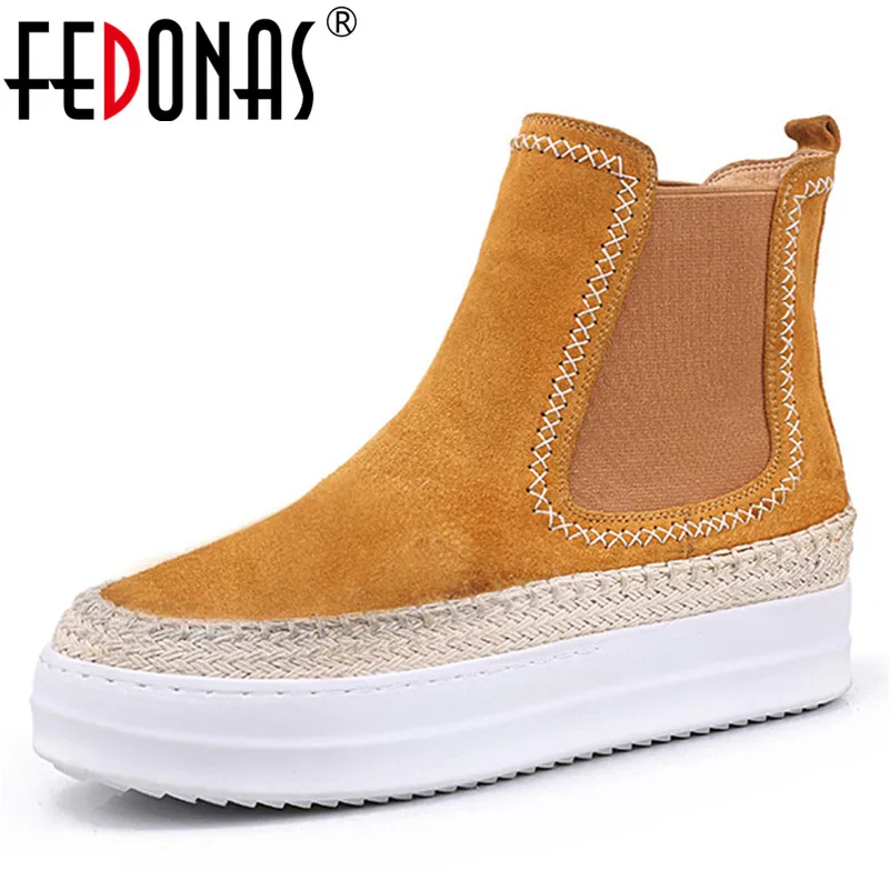 FEDONAS New Women Ankle Boots Cow Suede Platforms Autumn Winter Shoes Woman Wedges Heels Round Toe Casual Shoes Basic Boots
FEDONAS New Women Ankle Boots Cow Suede Platforms Autumn Winter Shoes Woman Wedges Heels Round Toe Casual Shoes Basic Boots