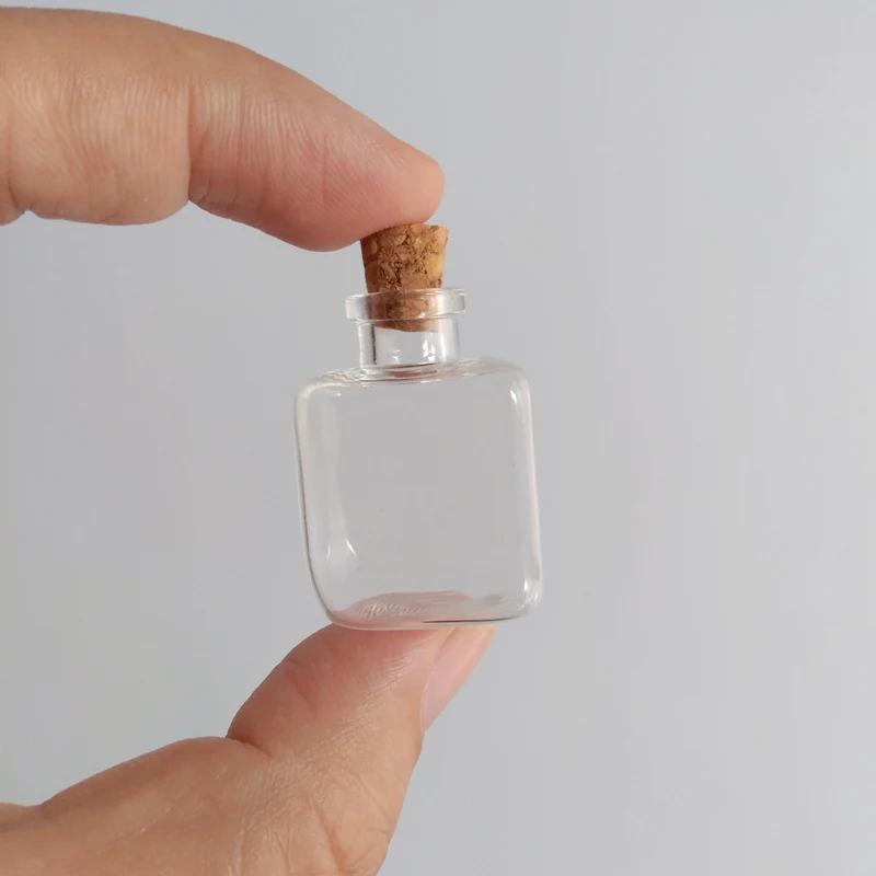 8ml Medium Square shaped glass bottle 22*32mm corked wishing glass vials Pendant bottle Home crafts 50pcs/lot
8ml Medium Square shaped glass bottle 22*32mm corked wishing glass vials Pendant bottle Home crafts 50pcs/lot
