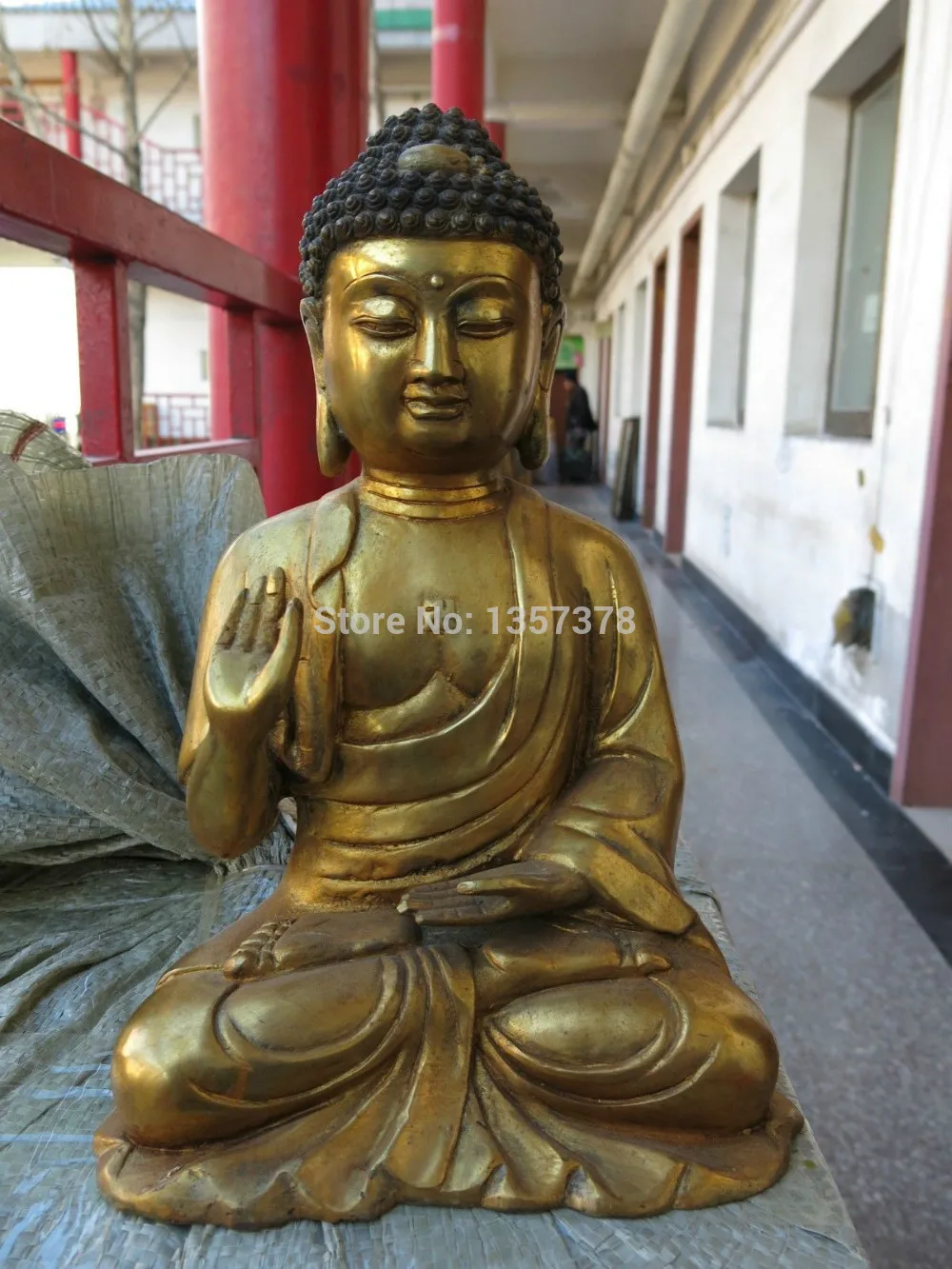 shitou 00563 12" China bronze gild Carved Buddhism Of Sit Sakyamuni buddha Sculpture Statue
shitou 00563 12" China bronze gild Carved Buddhism Of Sit Sakyamuni buddha Sculpture Statue