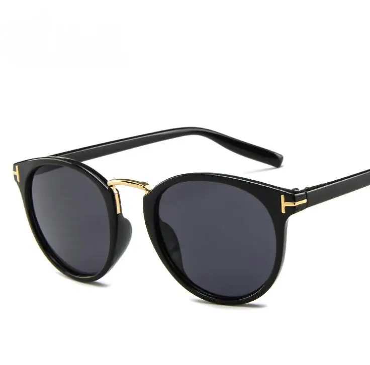 2019 Luxury Brand Sunglasses Women men Brand tom sunglasses Retro women oval Sun Glasses For Female Trendy oculos shades women
2019 Luxury Brand Sunglasses Women men Brand tom sunglasses Retro women oval Sun Glasses For Female Trendy oculos shades women