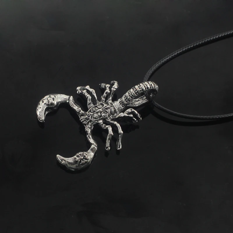 Fashion-Steampunk-Animal-Scorpion-Pendant-Necklaces-Scorpio-Constellation-Charms-Leather-Rope-Chain-Statement-Necklace-Gift (1)