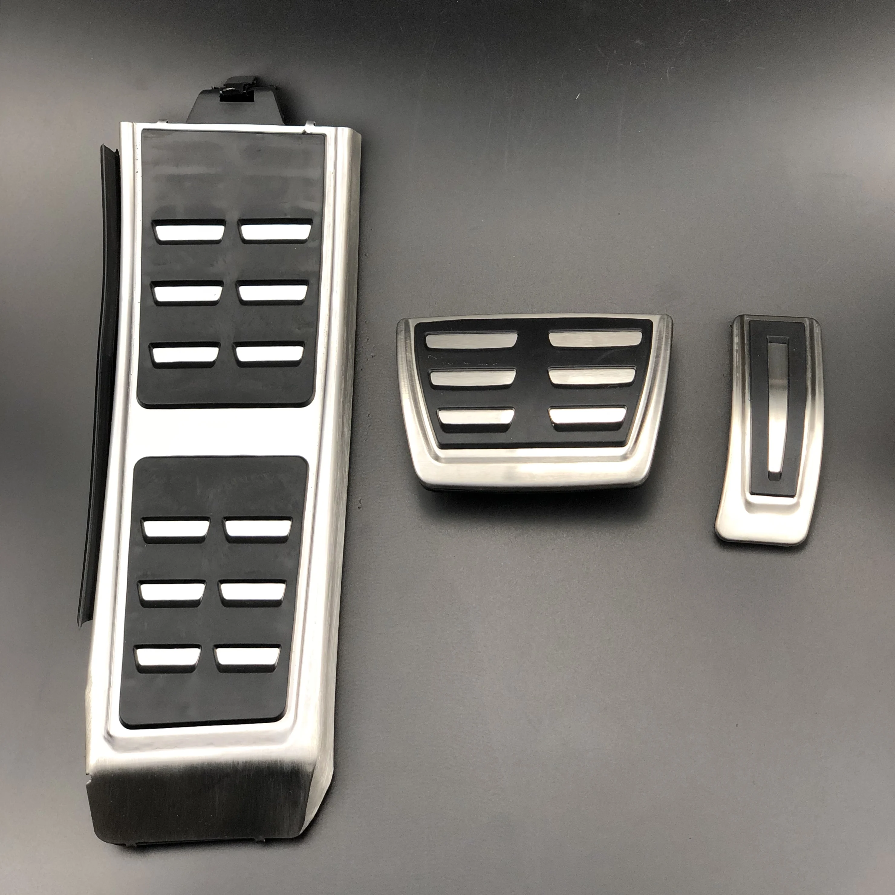 DoColors Car Gas Brake Footrest Pedal case For Audi A4 S4 A5 S5 RS5 A6 A7 S7 Q5 SQ5 Q7 Q3 A3 for Touareg For Porsche Cayenne
DoColors Car Gas Brake Footrest Pedal case For Audi A4 S4 A5 S5 RS5 A6 A7 S7 Q5 SQ5 Q7 Q3 A3 for Touareg For Porsche Cayenne