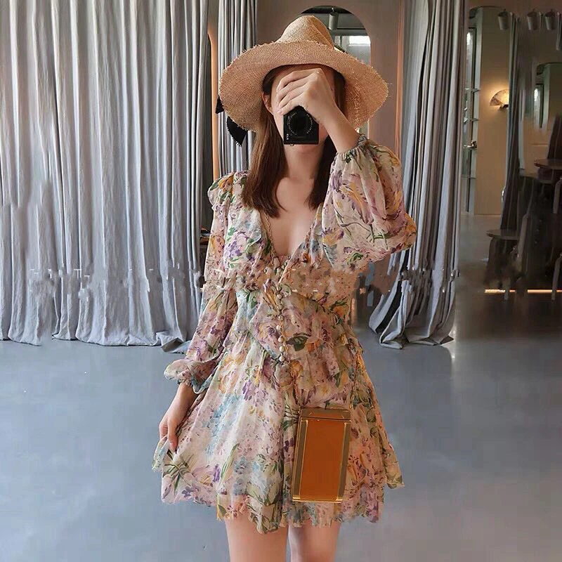 2019 Spring ZIM Designer Runway Jumpsuits Women Sexy V Neck Floral Print Ruffles Rompers Female Boho Holiday Party Clothes
2019 Spring ZIM Designer Runway Jumpsuits Women Sexy V Neck Floral Print Ruffles Rompers Female Boho Holiday Party Clothes