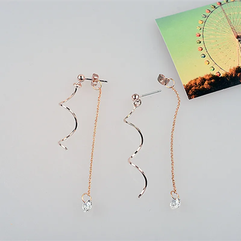 2019 Simple Charm Crystal Zircon tassel earrings personality long sweet rhinestone earrings women's cheap jewelry Gift
2019 Simple Charm Crystal Zircon tassel earrings personality long sweet rhinestone earrings women's cheap jewelry Gift