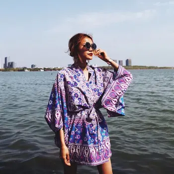 2018 New Beach Boho Short Kimono Tops Bohemian Floral Print Women Cardigans Long Blouse Casual Wrap with Belt Summer Shirt Blusa
2018 New Beach Boho Short Kimono Tops Bohemian Floral Print Women Cardigans Long Blouse Casual Wrap with Belt Summer Shirt Blusa