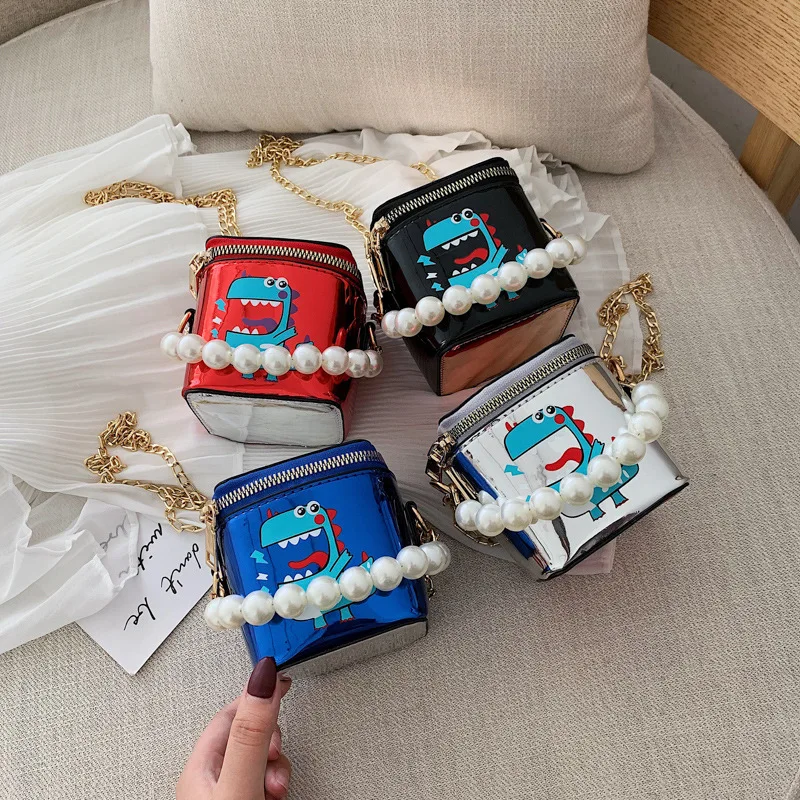 Cute Shoulder Bag Dinosaur Painting Laser Leather Mini Bucket Bag Pearl Chain Single Crossbody For Young Girls Funny Pouch
Cute Shoulder Bag Dinosaur Painting Laser Leather Mini Bucket Bag Pearl Chain Single Crossbody For Young Girls Funny Pouch