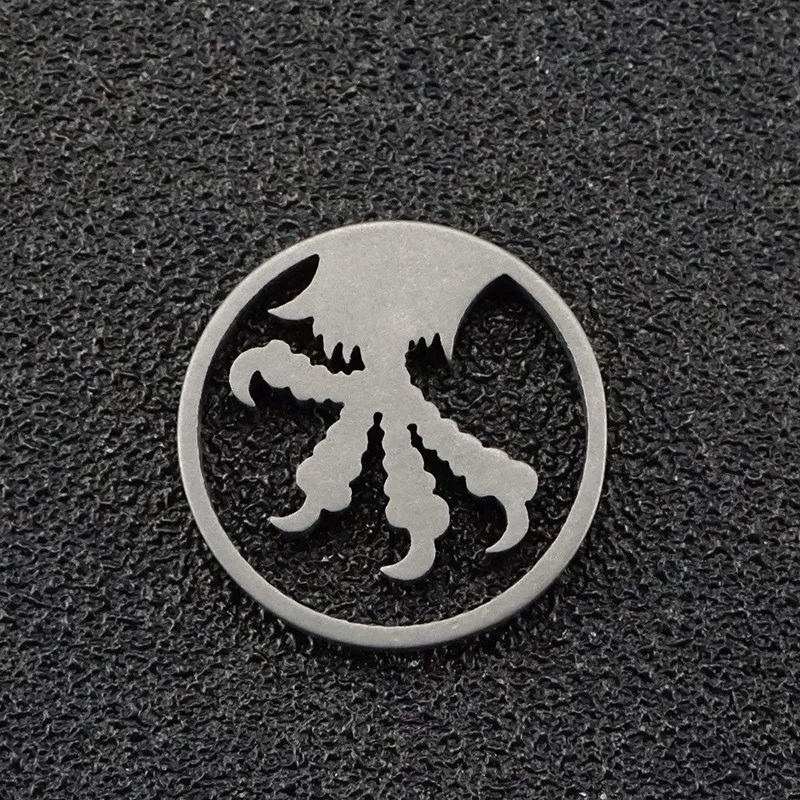 H1142 Micro Technology Knife Titanium TC4 Creative Eagle Claw Metal Pendant Umbrella Accessories edc Pendant
H1142 Micro Technology Knife Titanium TC4 Creative Eagle Claw Metal Pendant Umbrella Accessories edc Pendant