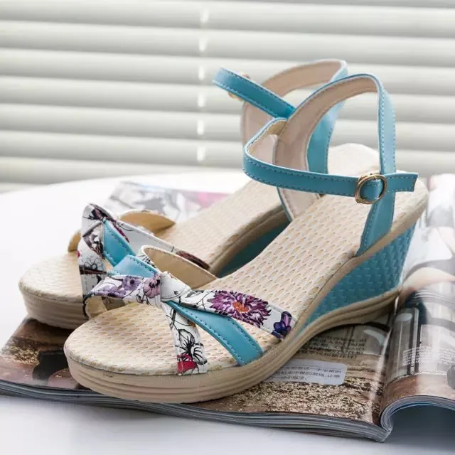 Flat Bottom Slope Leisure Woman Sandals Increase Belt Buckle Student Woman Shoes
Flat Bottom Slope Leisure Woman Sandals Increase Belt Buckle Student Woman Shoes