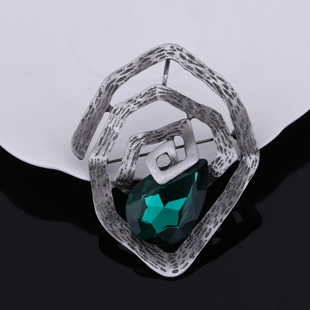 JUJIE Vintage Multicolor Glass Brooch Female Geometric Irregular Rhinestone Pins Jewelry
JUJIE Vintage Multicolor Glass Brooch Female Geometric Irregular Rhinestone Pins Jewelry