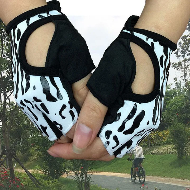 New Half Finger Breathable Leopard Pattern Bike Tactical Gloves Women Fitness Sports Cycling Gloves Gym weightlifting Gloves G97
New Half Finger Breathable Leopard Pattern Bike Tactical Gloves Women Fitness Sports Cycling Gloves Gym weightlifting Gloves G97