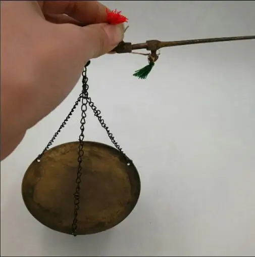 Chinese Antique Brass Carved Medical Copper Balance Exquisite Small Balance 
Chinese Antique Brass Carved Medical Copper Balance Exquisite Small Balance