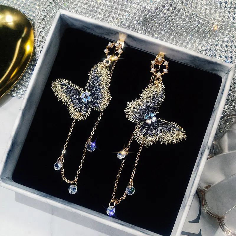 LUBOV Elegant 3colors Crystal Stone Decoration Gold Color Long Chain Dangle Earrings Vivid Butterfly Drop Earrings Women Jewelry
LUBOV Elegant 3colors Crystal Stone Decoration Gold Color Long Chain Dangle Earrings Vivid Butterfly Drop Earrings Women Jewelry