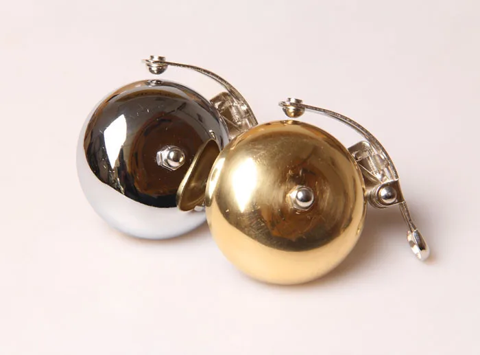 Handlebar Bicycle Bell Retro Cycle Push Bike Metal Bell Ring Loud Sound One Touch Cycling Bicycle Horn Alarm Accessory 3.0# 
Handlebar Bicycle Bell Retro Cycle Push Bike Metal Bell Ring Loud Sound One Touch Cycling Bicycle Horn Alarm Accessory 3.0#