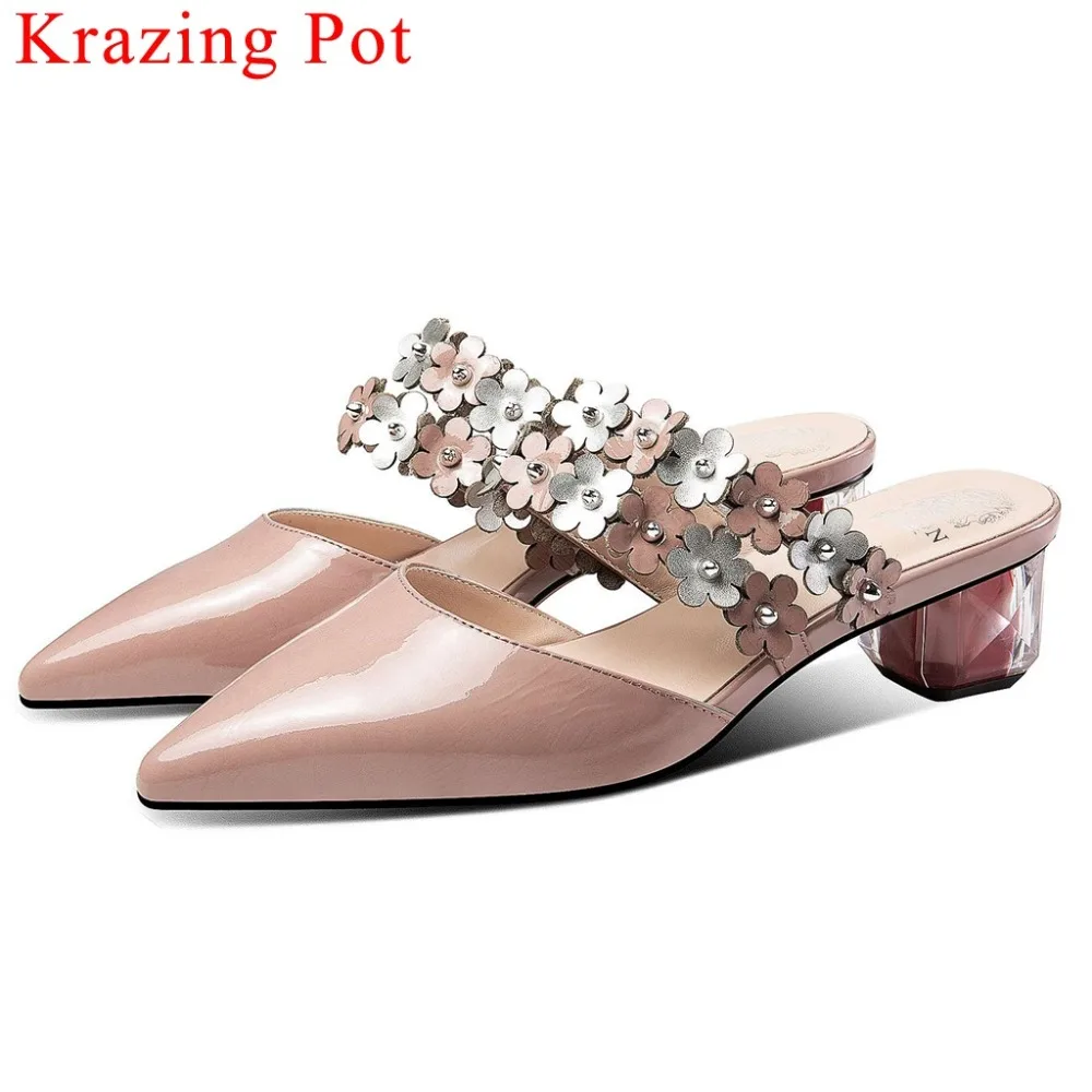 Krazing Pot hot selling cow leather flowers decoration chunky heels plus size high street fashion mules travel dating pumps L32
Krazing Pot hot selling cow leather flowers decoration chunky heels plus size high street fashion mules travel dating pumps L32