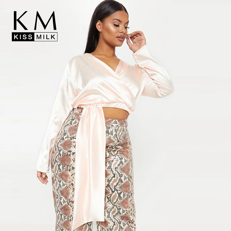 Kissmilk 2019 New Plus Size Large Summer Ladies Casual Simple Womens Female Satin Wind V-neck Elegant Short Tops Shirts
Kissmilk 2019 New Plus Size Large Summer Ladies Casual Simple Womens Female Satin Wind V-neck Elegant Short Tops Shirts
