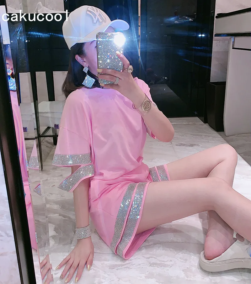 Cakucool New Casual O-neck short Sleeve t shirts Women clothing Diamond Stamping Summer Tee Top Casual Shiny Tshirt Femme
Cakucool New Casual O-neck short Sleeve t shirts Women clothing Diamond Stamping Summer Tee Top Casual Shiny Tshirt Femme