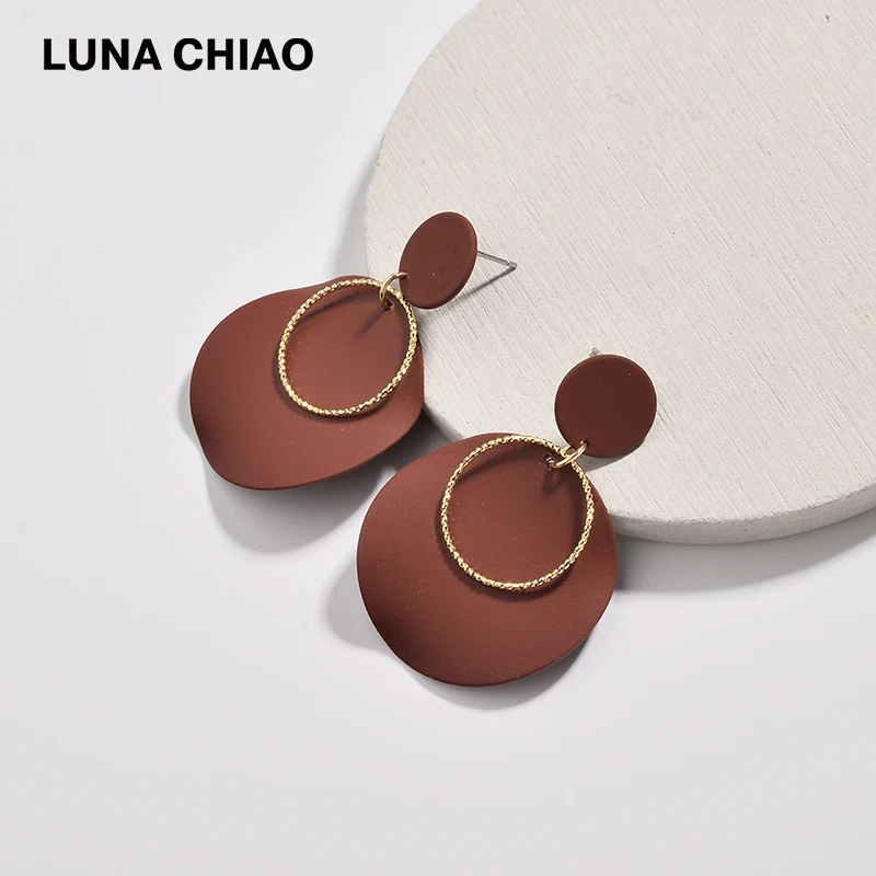 LUNA CHIAO Burgundy Mint Grey Rubber Coating Matte Colored Multi Disc Drop Earrings for Women
LUNA CHIAO Burgundy Mint Grey Rubber Coating Matte Colored Multi Disc Drop Earrings for Women