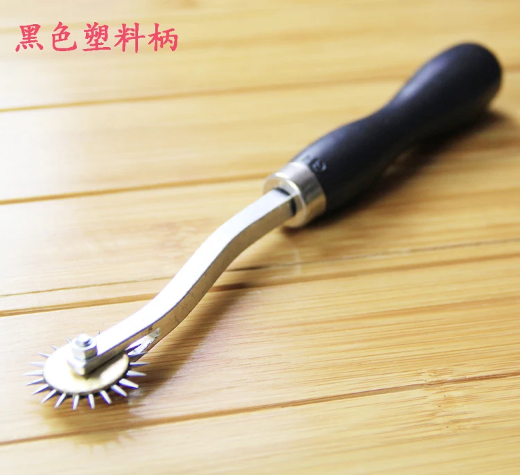 Leather craft Scriber Cloth Leather plastic stitch Roller Rolling Pin Leather Stitch Hole Punch Tracing wheel Overstitch 1145 
Leather craft Scriber Cloth Leather plastic stitch Roller Rolling Pin Leather Stitch Hole Punch Tracing wheel Overstitch 1145