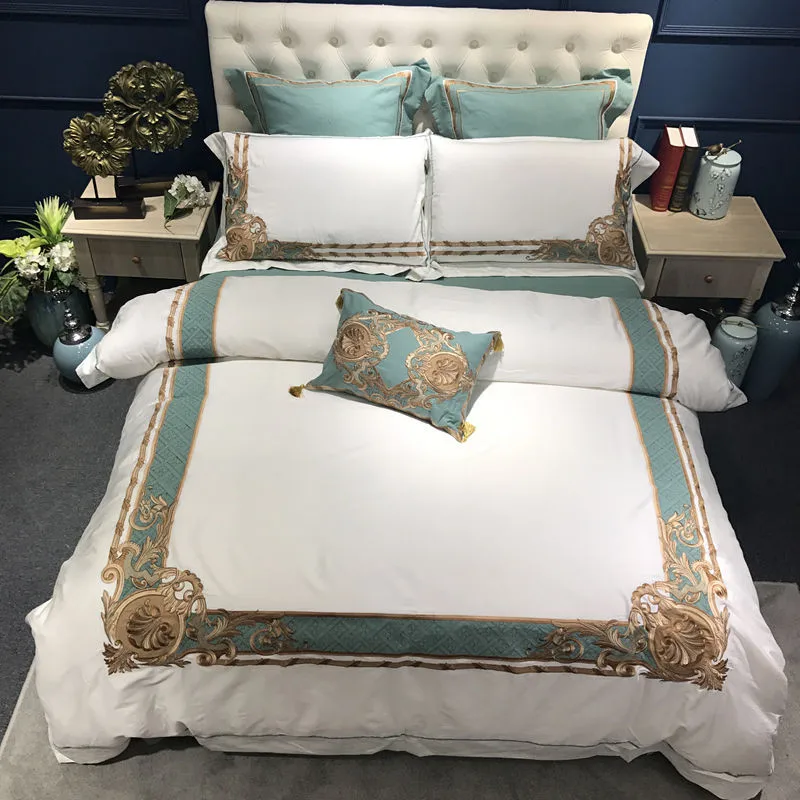 Europe style Bedding Set 4/7pcs Embroidery Duvet Cover set queen king size white bed set sheet bed linen bedclothes Pillowcases
Europe style Bedding Set 4/7pcs Embroidery Duvet Cover set queen king size white bed set sheet bed linen bedclothes Pillowcases