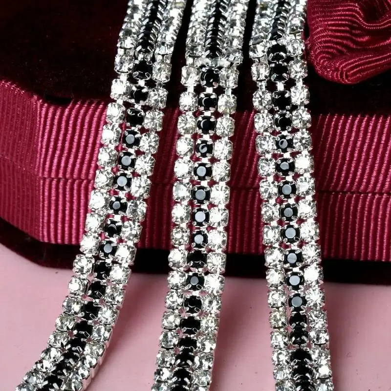 1 yard 3mm 3 Row Dense Glass Glitter Rhinestone Chain Trimming Rhinestone Cup Chain for Wedding Dress DIY Decoration B2960
1 yard 3mm 3 Row Dense Glass Glitter Rhinestone Chain Trimming Rhinestone Cup Chain for Wedding Dress DIY Decoration B2960