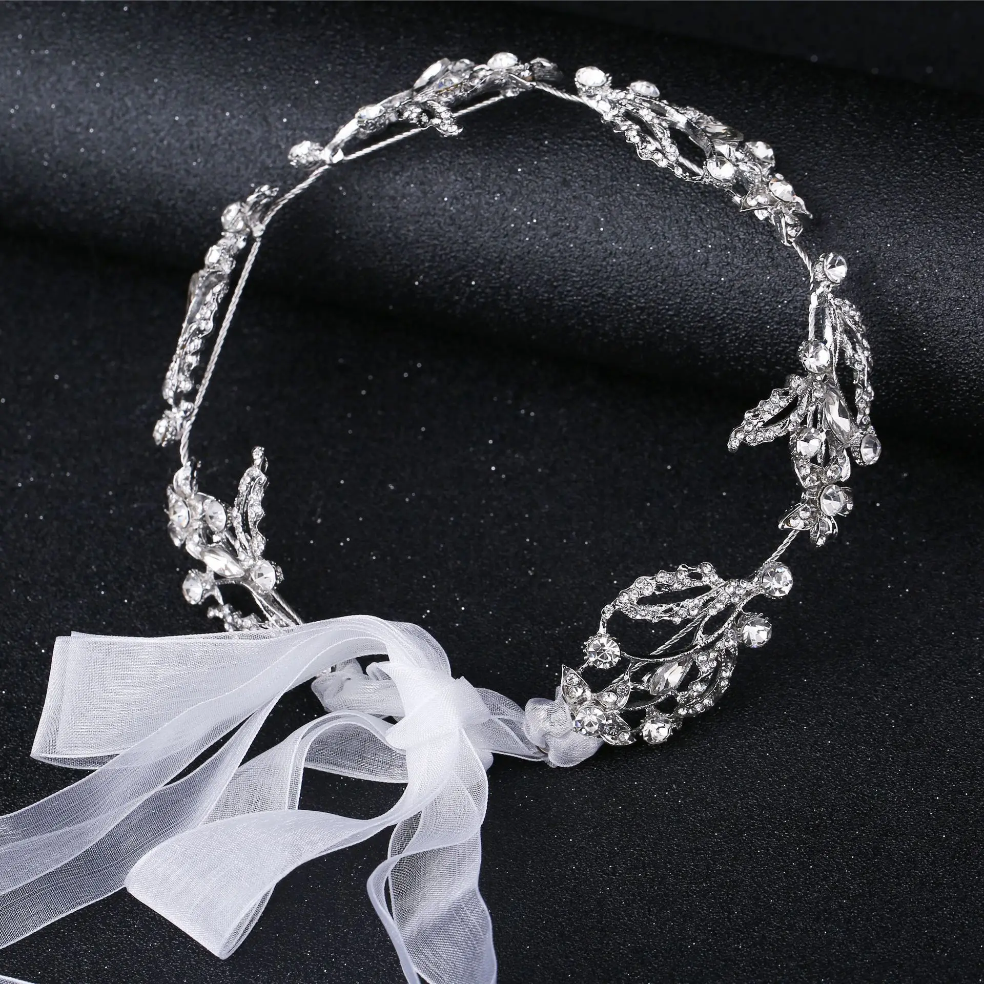 Western Wedding Jewelry Headdress For Bride Handmade Wedding Hair Accessories Crown Floral Crystal Pearl Hair Ornaments
Western Wedding Jewelry Headdress For Bride Handmade Wedding Hair Accessories Crown Floral Crystal Pearl Hair Ornaments