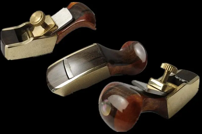 1 шт. с выпуклым дном, латунная обмотка blackwood planes 1 5/8 "деревообрабатывающий инструмент
1 шт. с выпуклым дном, латунная обмотка blackwood planes 1 5/8 "деревообрабатывающий инструмент