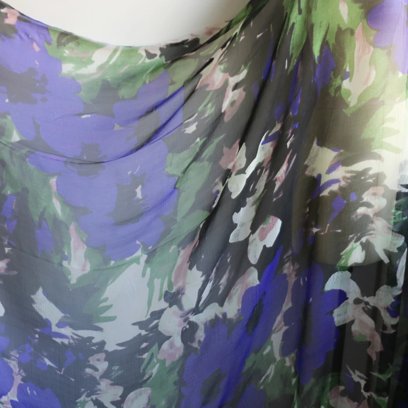 Large Flowers Silk Fabric For Scarfs Super Deals!Pure Silk Chiffon Crepe Material 50cm*140cm
Large Flowers Silk Fabric For Scarfs Super Deals!Pure Silk Chiffon Crepe Material 50cm*140cm