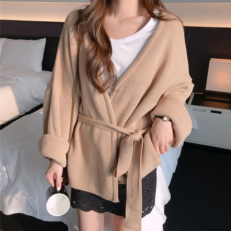 BGTEEVER Women Vintage Loose Knitted Cardigans V-neck Bandage Female Open Stitch Sweater Lace Up Knitwear 2018 Autumn Outwear
BGTEEVER Women Vintage Loose Knitted Cardigans V-neck Bandage Female Open Stitch Sweater Lace Up Knitwear 2018 Autumn Outwear