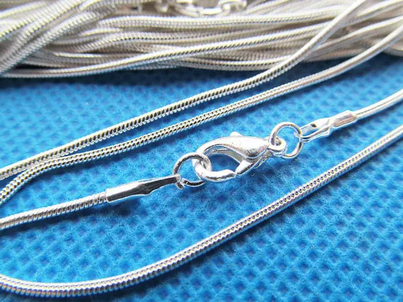 Free Shipping 50pcs 30 Inch Hot Sale Luxury Unsex 1.20mm Silver Plated Snake Chain,Jewelry Necklaces,Snake Chain Necklace
Free Shipping 50pcs 30 Inch Hot Sale Luxury Unsex 1.20mm Silver Plated Snake Chain,Jewelry Necklaces,Snake Chain Necklace
