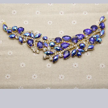 23*5.5cm Blue AB rhinestone applique Fake crystal Golden Base DIY wedding evening dress Decoration shoulder sewing decoration
23*5.5cm Blue AB rhinestone applique Fake crystal Golden Base DIY wedding evening dress Decoration shoulder sewing decoration