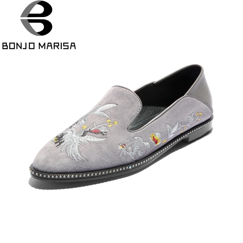 BONJOMARISA 2018 Summer Natural Kid Suede Women Loafers Embroider Shallow Flat slip-on Low Heels Women Casual Shoe
BONJOMARISA 2018 Summer Natural Kid Suede Women Loafers Embroider Shallow Flat slip-on Low Heels Women Casual Shoe