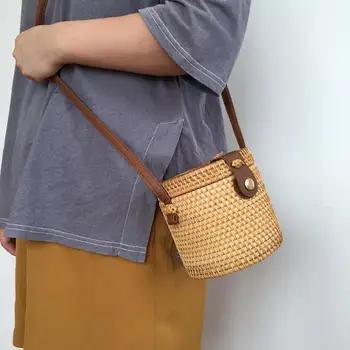 Cylinder Straw Rattan Crossbody Bags Women New Summer Travel Beach Bag Luxury Handbags Women Bags Designer Bolsas Feminina Muje
Cylinder Straw Rattan Crossbody Bags Women New Summer Travel Beach Bag Luxury Handbags Women Bags Designer Bolsas Feminina Muje