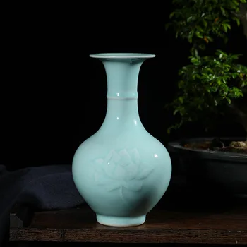 Jingdezhen Ceramics Celadon Flower vase Carving Hand Carving vase Home Decoration Living Room home decor vase green
Jingdezhen Ceramics Celadon Flower vase Carving Hand Carving vase Home Decoration Living Room home decor vase green