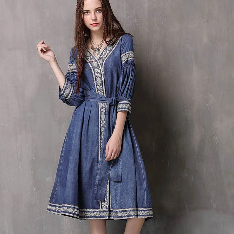 Free Shiping 2018 New Vintage Women Long Mid-calf Half Sleeve Autumn Denim Cotton Dress Embroidery M-L V-neck Dresses With Belt
Free Shiping 2018 New Vintage Women Long Mid-calf Half Sleeve Autumn Denim Cotton Dress Embroidery M-L V-neck Dresses With Belt