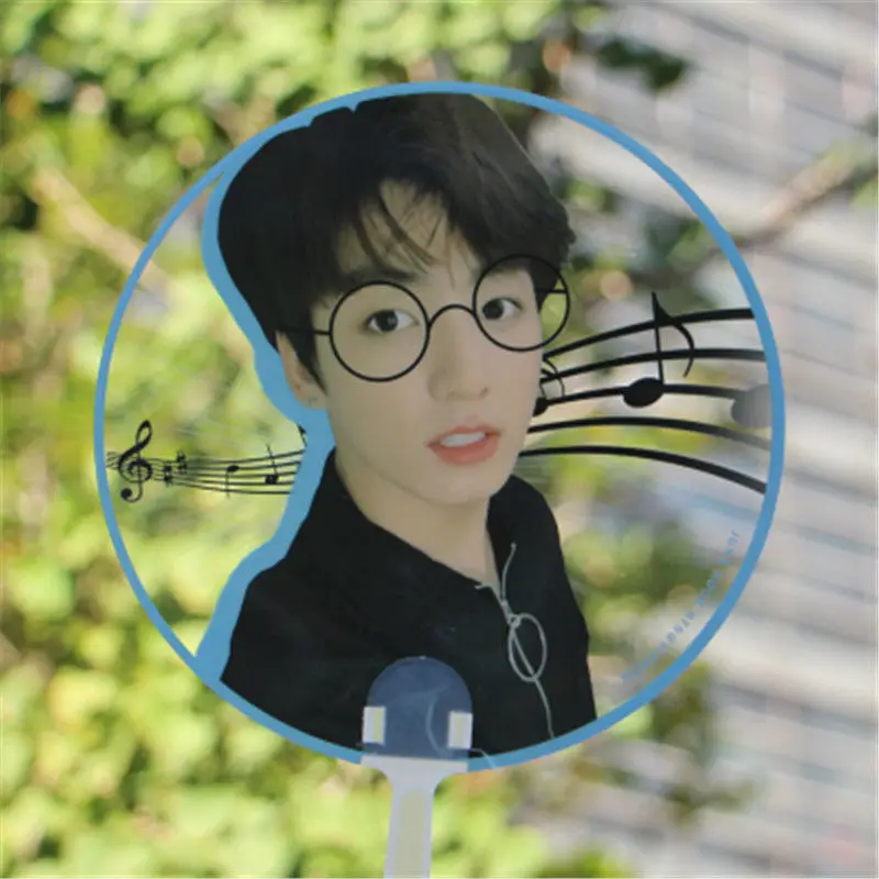 SGDOLL KPOP JUNGKOOK Portable PVC Transparent Summer Handmade Hand Fan Gift Collection New Fashion
SGDOLL KPOP JUNGKOOK Portable PVC Transparent Summer Handmade Hand Fan Gift Collection New Fashion