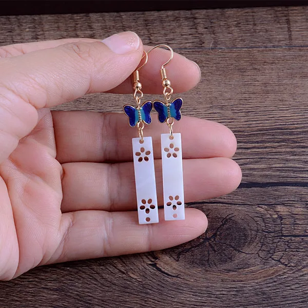 folk style fresh and Natural Shell Butterfly Earrings long female fashion classical temperament Earrings Jewelry Gift
folk style fresh and Natural Shell Butterfly Earrings long female fashion classical temperament Earrings Jewelry Gift