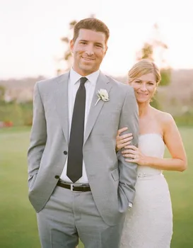 Hot Sale Two Buttons Grey Groom Tuxedos Best Man Groomsmen Suit Peak Lapel Men Bridegroom Wedding Suits (jacket+pants+tie)
Hot Sale Two Buttons Grey Groom Tuxedos Best Man Groomsmen Suit Peak Lapel Men Bridegroom Wedding Suits (jacket+pants+tie)