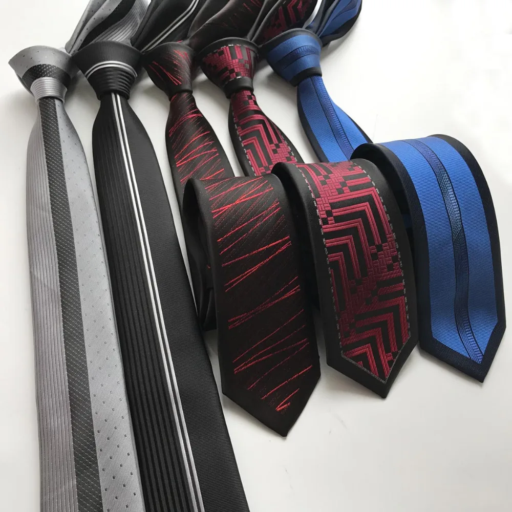 Lingyao New designer's tie Fashion men Skinny Panel necktie half solid with half vertical stripes (4 colors for choose)
Lingyao New designer's tie Fashion men Skinny Panel necktie half solid with half vertical stripes (4 colors for choose)